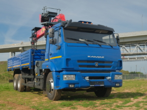 Бортовой автомобиль КАМАЗ 65117 с КМУ FG 716 HP
